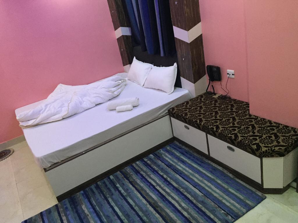 Oyo 75627 New Ankit Guest House Waranasi Zewnętrze zdjęcie
